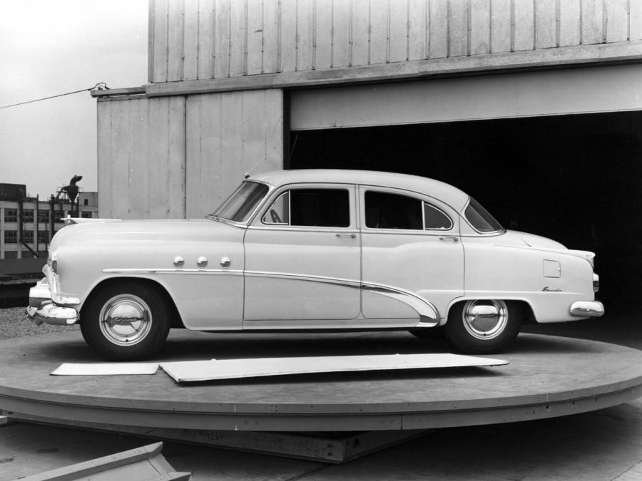  Buick Special Tourback Sedan 1952 года  (фото 2 из 2)